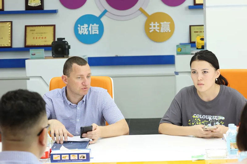 Belarusian Customers Visited Dongqi Group with Complete Success