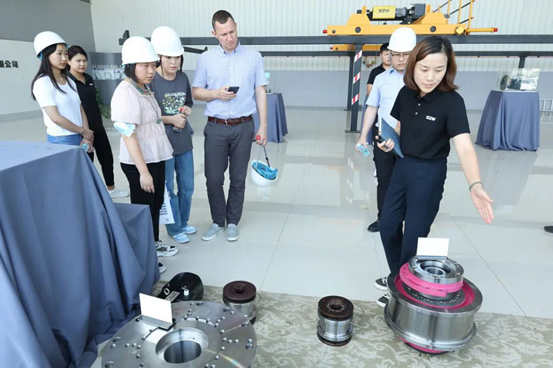 Belarusian Customers Visited Dongqi Group with Complete Success